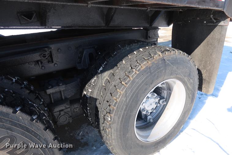 image for item DD9083 2000 International 4900 dump truck