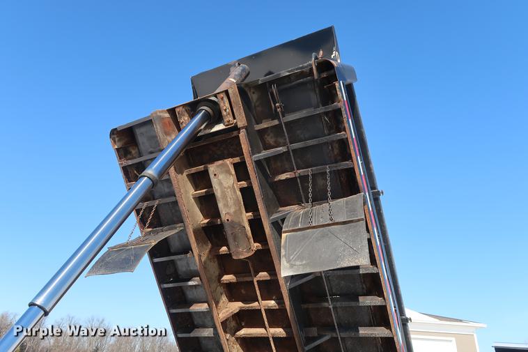 image for item DD9083 2000 International 4900 dump truck