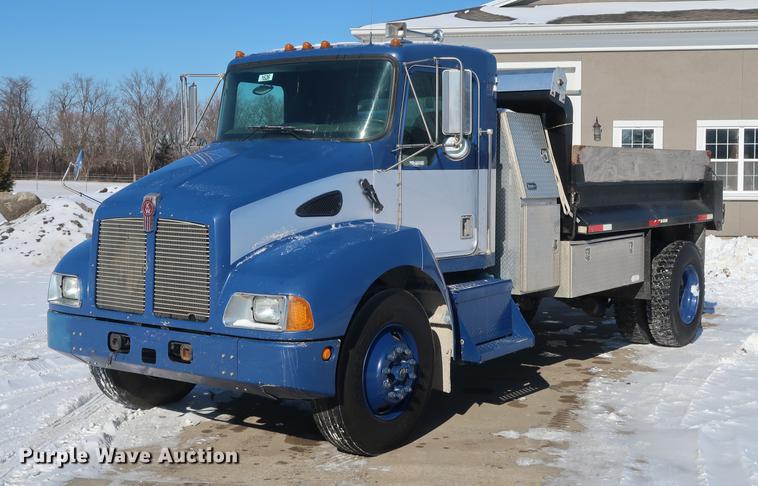 image for item DD9084 2002 Kenworth T300 dump truck
