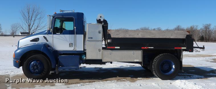 image for item DD9084 2002 Kenworth T300 dump truck