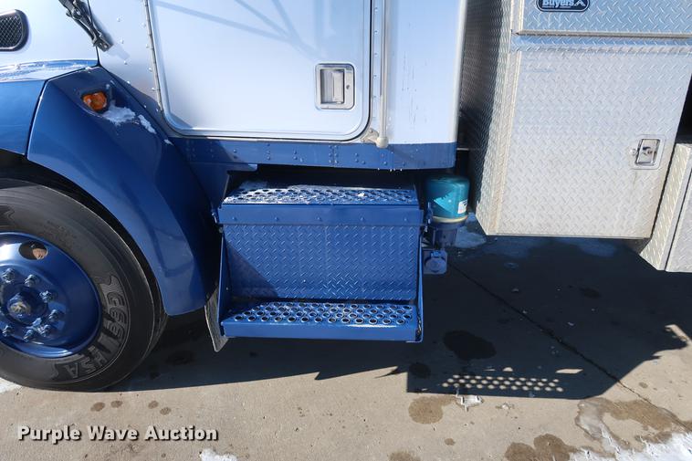 image for item DD9084 2002 Kenworth T300 dump truck