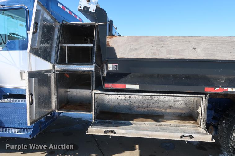 image for item DD9084 2002 Kenworth T300 dump truck