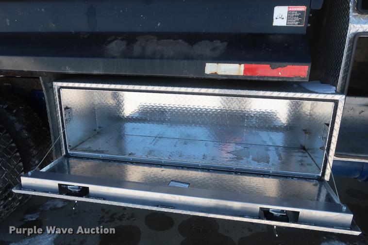 image for item DD9084 2002 Kenworth T300 dump truck