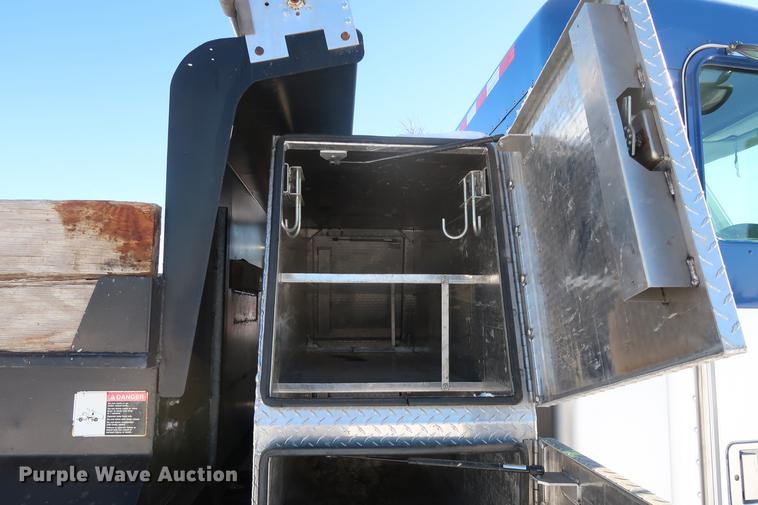 image for item DD9084 2002 Kenworth T300 dump truck