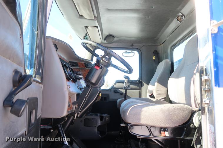 image for item DD9084 2002 Kenworth T300 dump truck