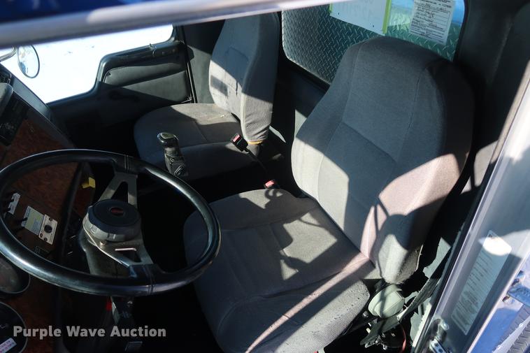 image for item DD9084 2002 Kenworth T300 dump truck