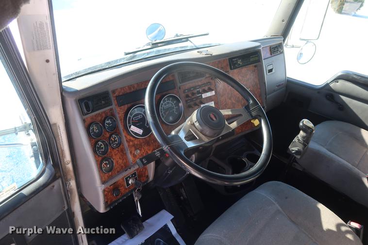 image for item DD9084 2002 Kenworth T300 dump truck