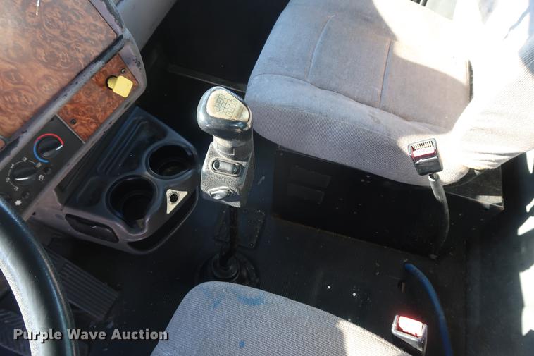 image for item DD9084 2002 Kenworth T300 dump truck