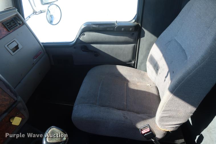 image for item DD9084 2002 Kenworth T300 dump truck