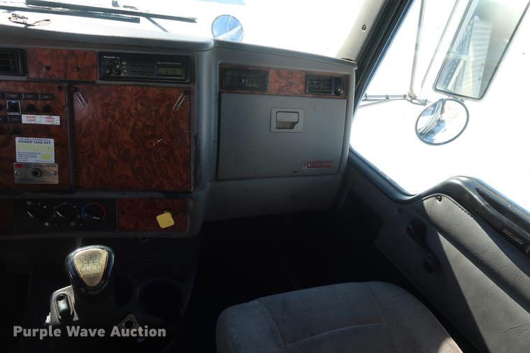 image for item DD9084 2002 Kenworth T300 dump truck