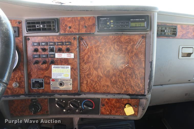 image for item DD9084 2002 Kenworth T300 dump truck