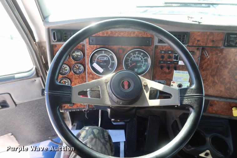 image for item DD9084 2002 Kenworth T300 dump truck