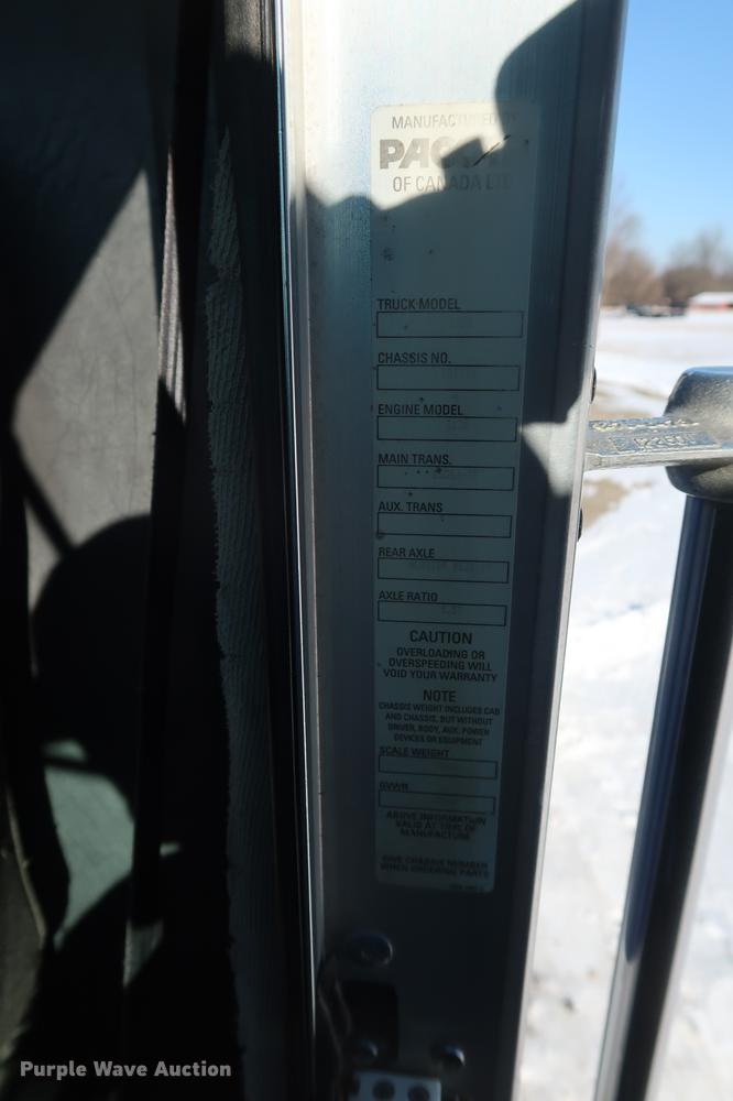 image for item DD9084 2002 Kenworth T300 dump truck