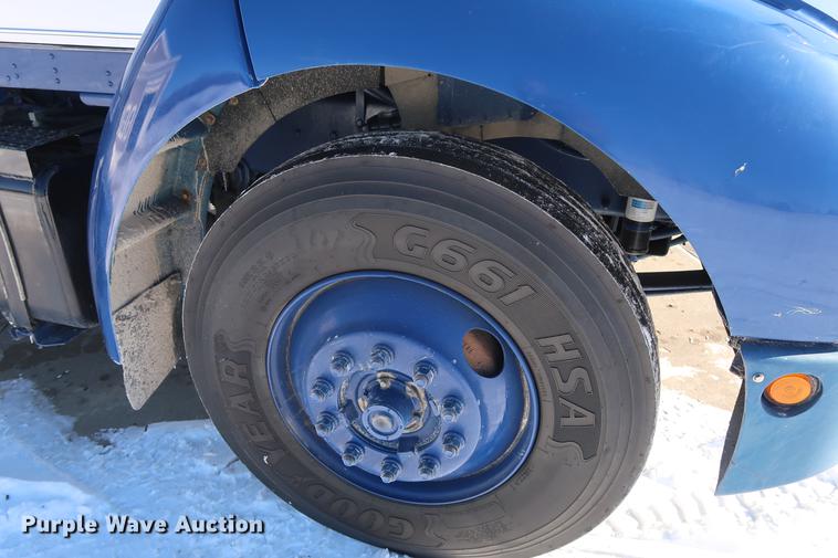 image for item DD9084 2002 Kenworth T300 dump truck