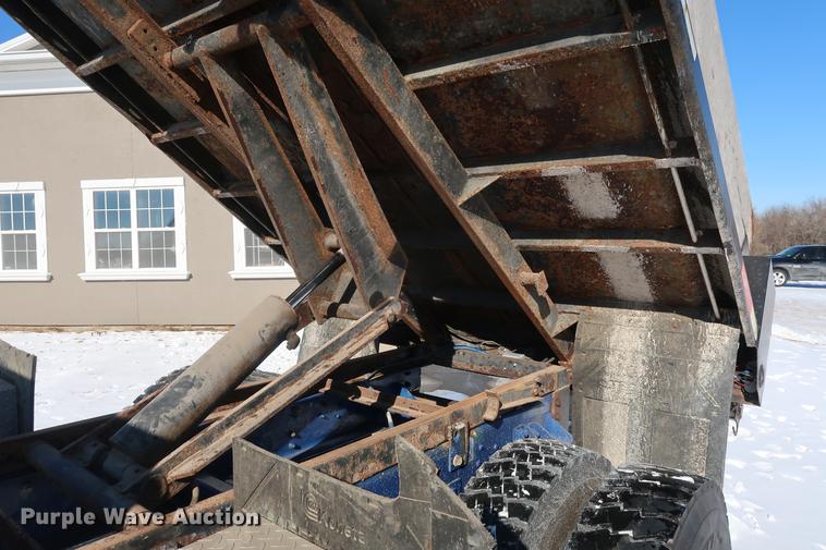 image for item DD9084 2002 Kenworth T300 dump truck