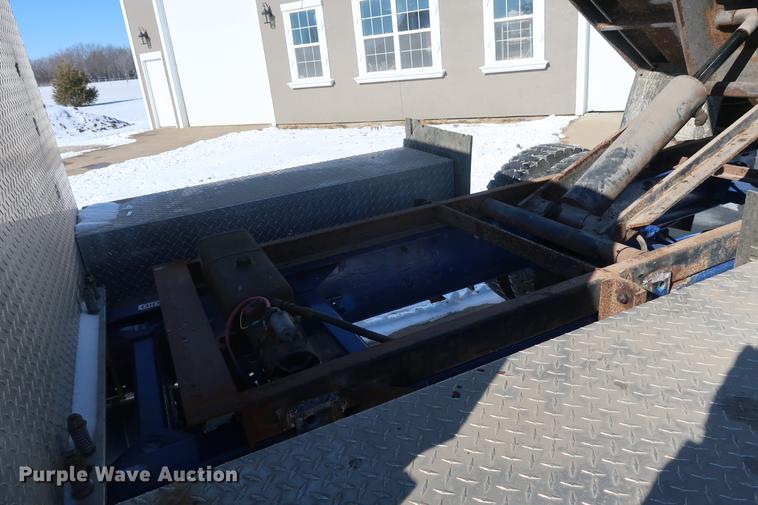 image for item DD9084 2002 Kenworth T300 dump truck