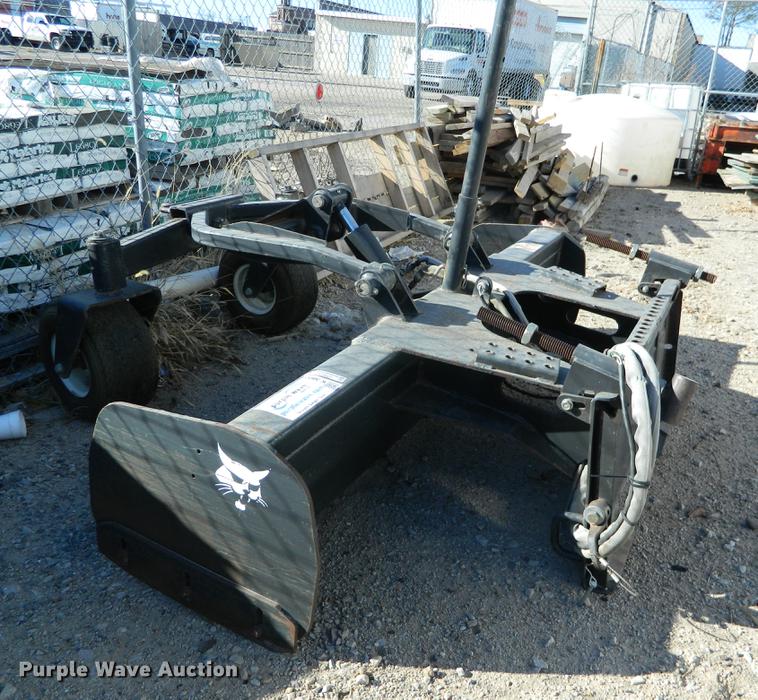 image for item DE9927 Bobcat laser guided box blade