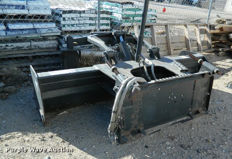 image for item DE9927 Bobcat laser guided box blade