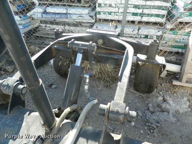 image for item DE9927 Bobcat laser guided box blade