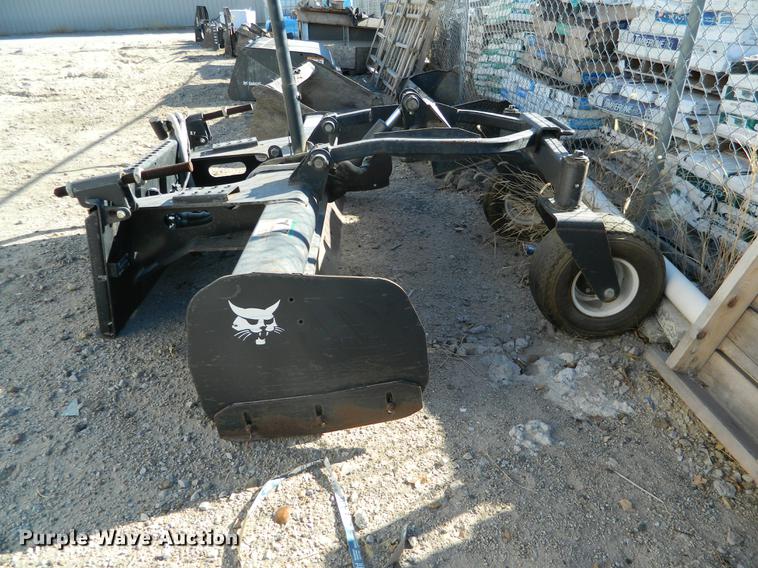 image for item DE9927 Bobcat laser guided box blade