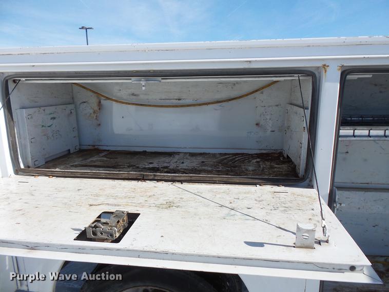 image for item EA9673 2009 Ford F450 Super Duty utility truck