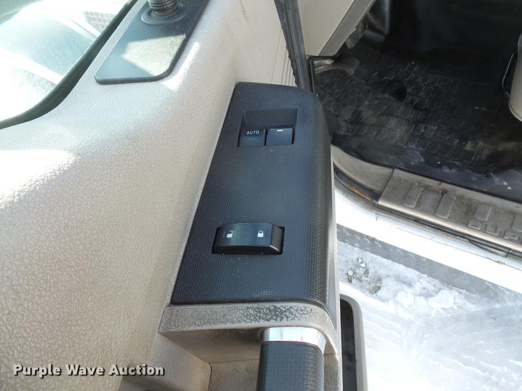 image for item EA9673 2009 Ford F450 Super Duty utility truck