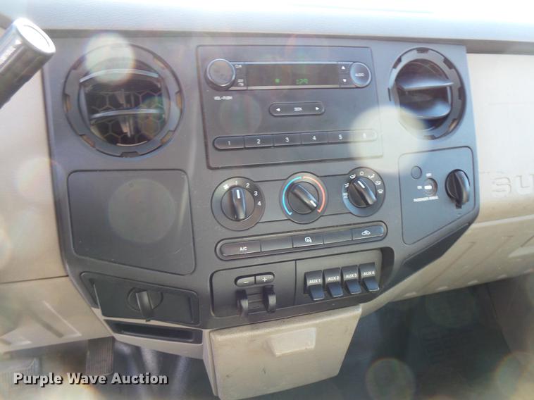 image for item EA9673 2009 Ford F450 Super Duty utility truck