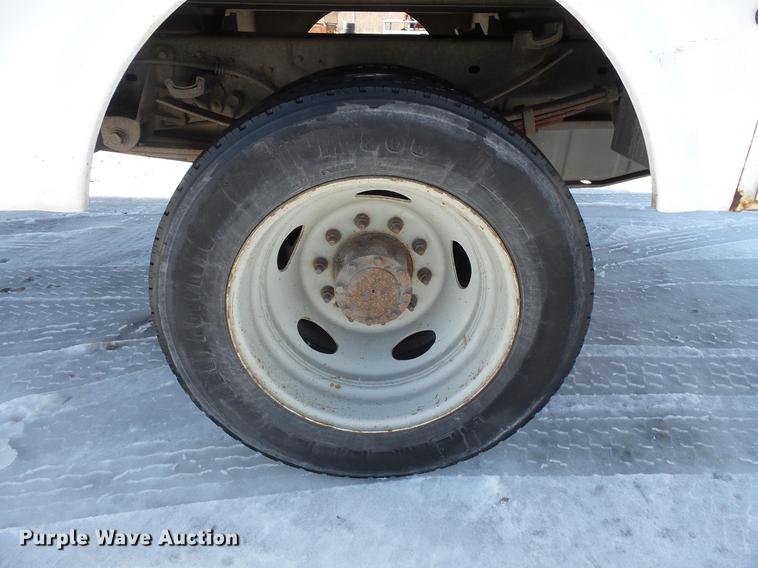 image for item EA9673 2009 Ford F450 Super Duty utility truck