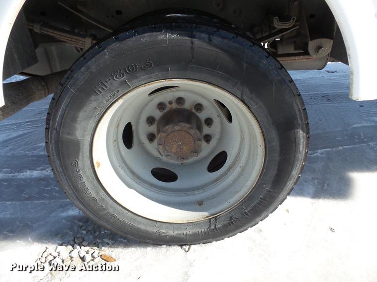 image for item EA9673 2009 Ford F450 Super Duty utility truck