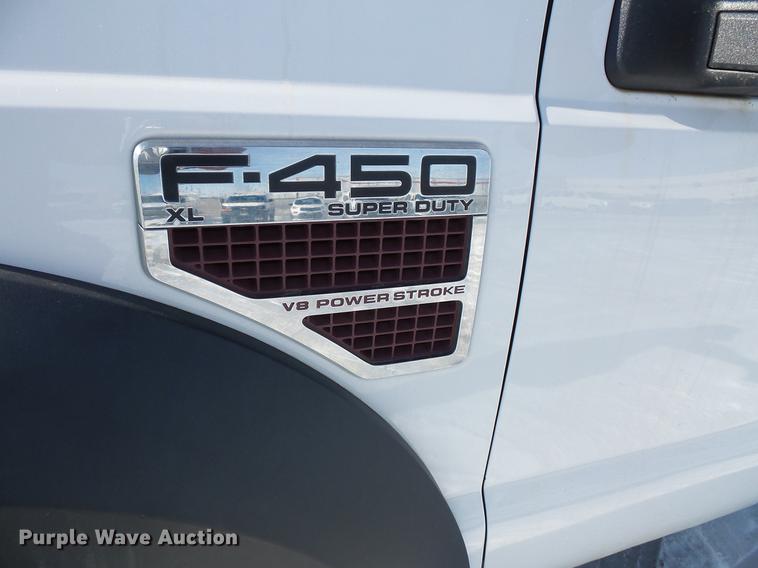 image for item EA9673 2009 Ford F450 Super Duty utility truck