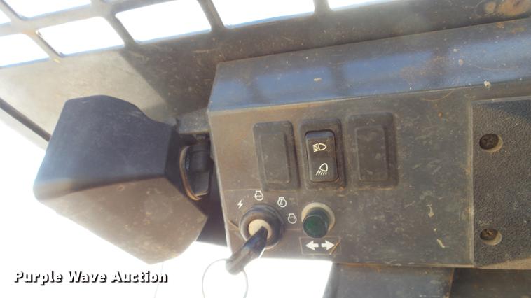 image for item EC9552 2000 Case 1845C skid steer