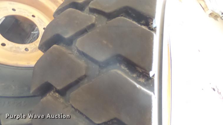 image for item EC9552 2000 Case 1845C skid steer