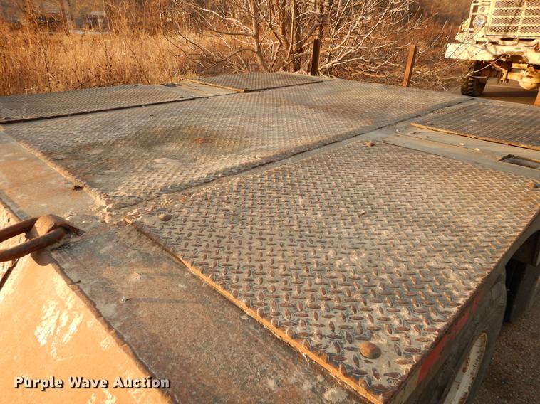 image for item J5511 1986 Load King drop deck trailer