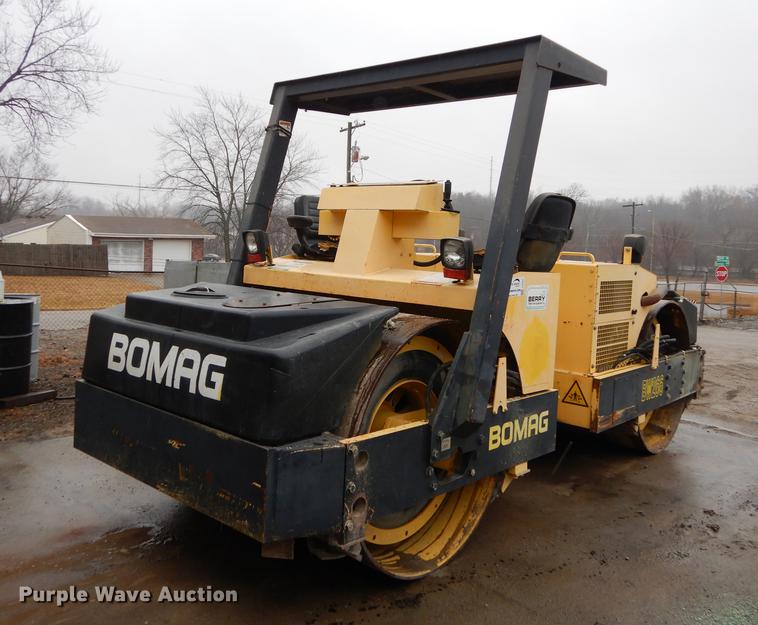 image for item J5531 Bomag BW266 vibratory double drum roller