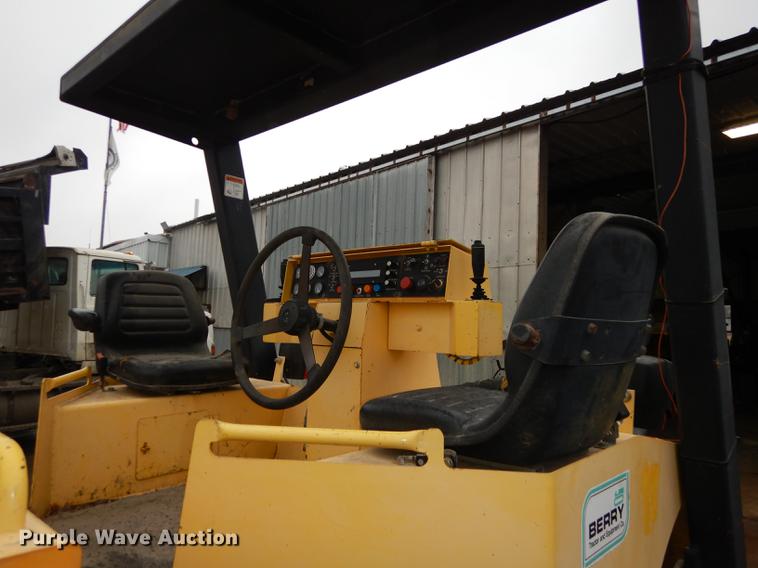 image for item J5531 Bomag BW266 vibratory double drum roller