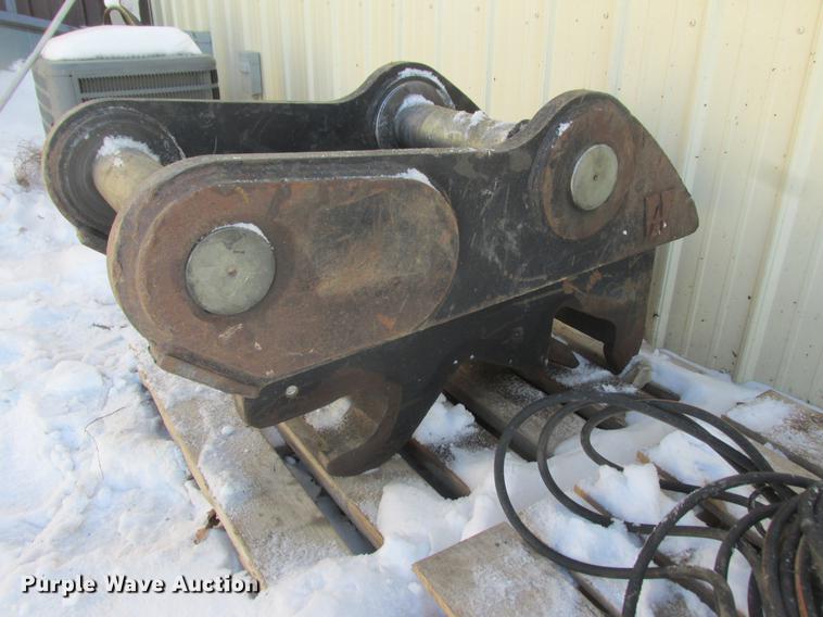 image for item K6069 Ilock excavator quick attach.