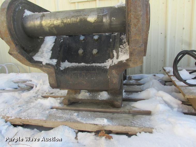 image for item K6069 Ilock excavator quick attach.