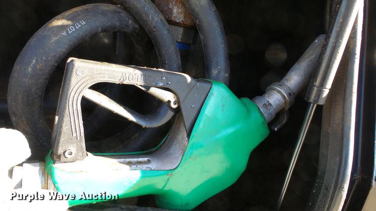 image for item DC0504 2013 Ford F350 Super Duty Crew Cab flatbed pickup truck