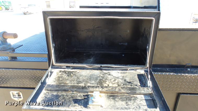 image for item DC0504 2013 Ford F350 Super Duty Crew Cab flatbed pickup truck