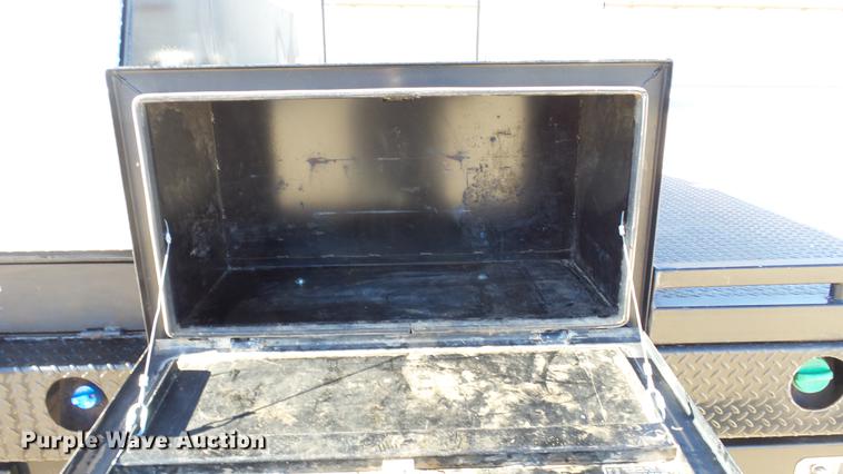 image for item DC0504 2013 Ford F350 Super Duty Crew Cab flatbed pickup truck