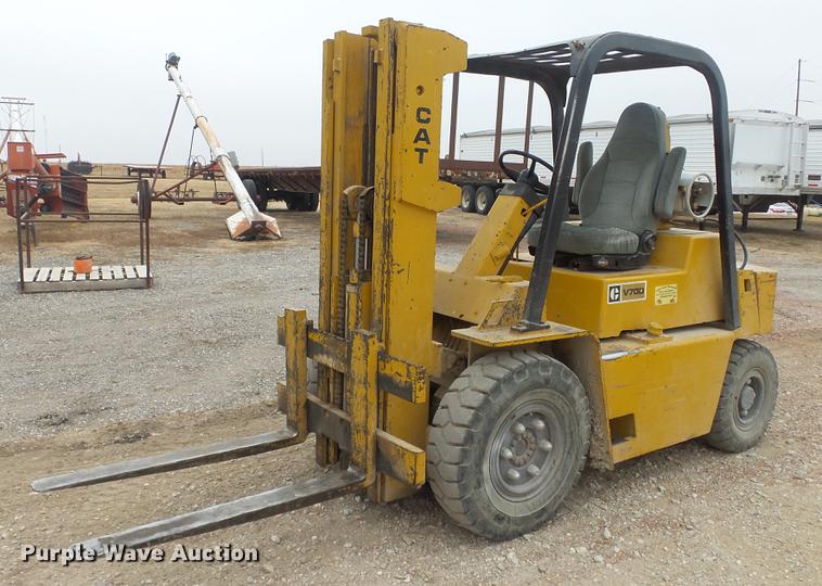 image for item DC1957 Caterpillar V70D forklift