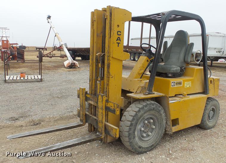 image for item DC1957 Caterpillar V70D forklift