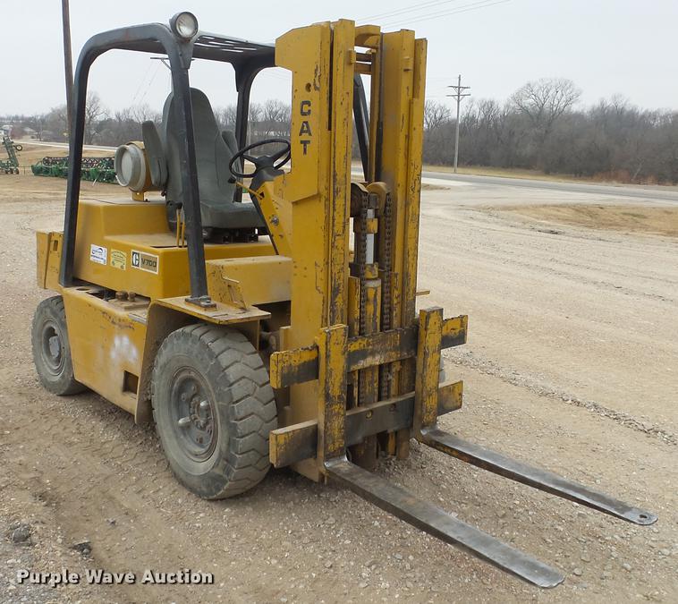 image for item DC1957 Caterpillar V70D forklift