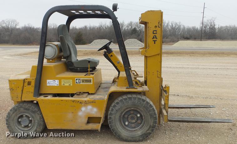 image for item DC1957 Caterpillar V70D forklift