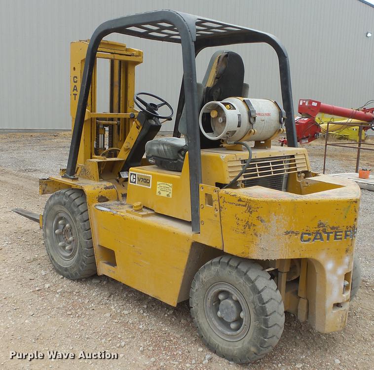 image for item DC1957 Caterpillar V70D forklift