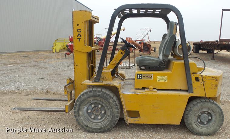 image for item DC1957 Caterpillar V70D forklift