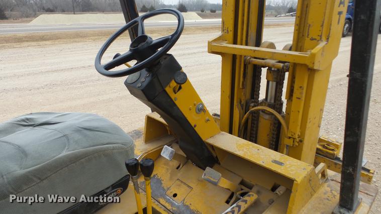 image for item DC1957 Caterpillar V70D forklift