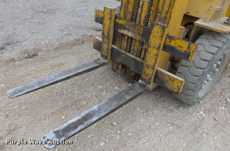 image for item DC1957 Caterpillar V70D forklift