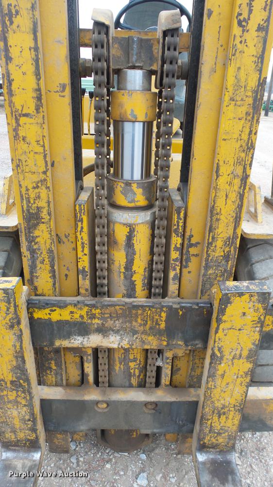 image for item DC1957 Caterpillar V70D forklift