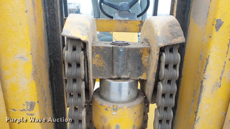 image for item DC1957 Caterpillar V70D forklift